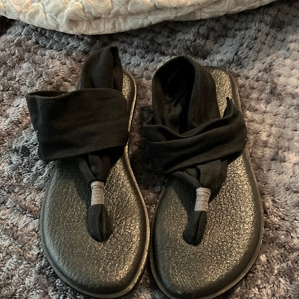 Sanuk size6 Yoga sandals